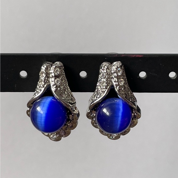 Vintage Elegant Blue Cabochon stone Silver Earrings. - Picture 3 of 4